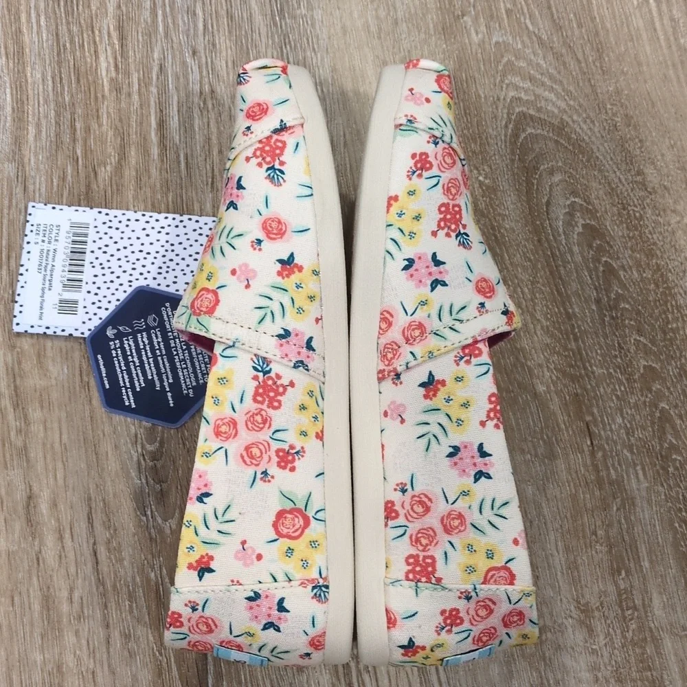 TOMS Women's Multicolor Floral Slip-On Flats size 5 - Picture 6 of 13